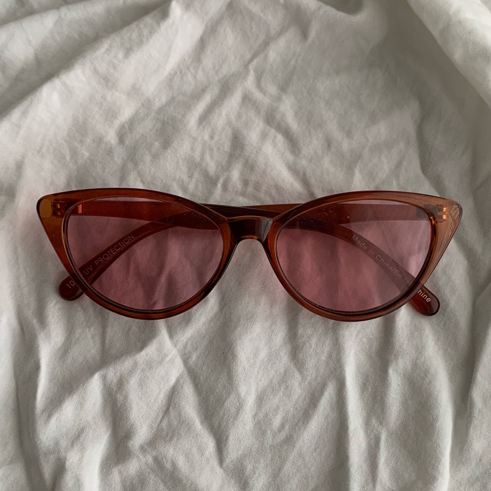 rose-colored cat eye sunnies